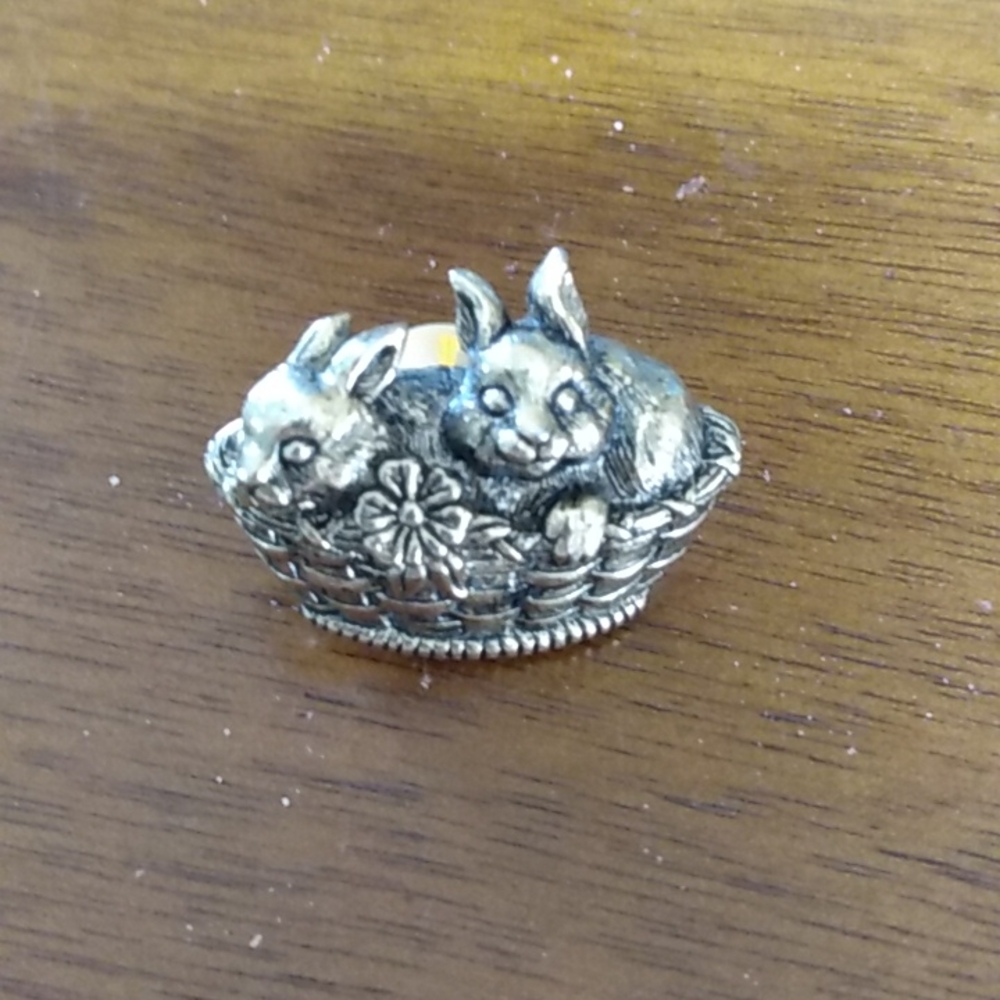 Vintage bunny rabbit jewelry pin avon